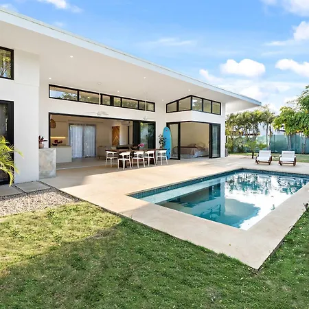 New Luxury Villa In Tamarindo 10 Min Walk To The Beach!